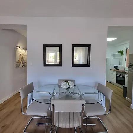 Aguadulce, Apto Santa Monica 2 Hab Con Terraza, Aire, Wifi, A 5 Min De La Playa * Aguadulce (Almeria)